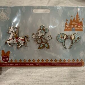 Minnie Mouse: The Main Attraction King Arthur’s Carousel Pin Set